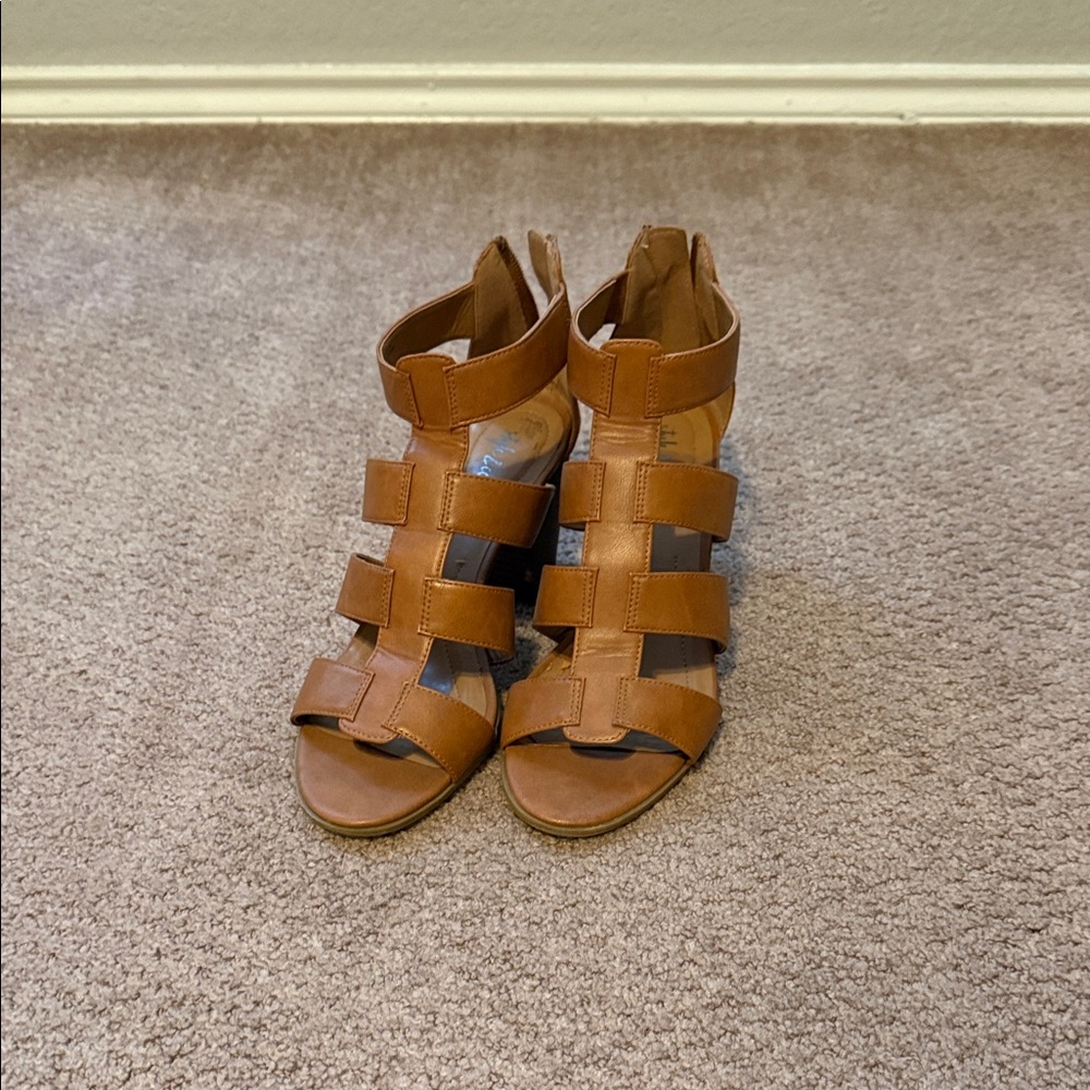 Elegant Tan Strappy Women's Sandals